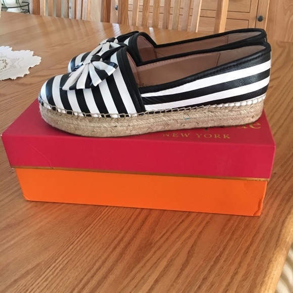 𝅺🌺 HOST PICK 🌺 Authentic Kate Spade leather espadrilles - Picture 1 of 8